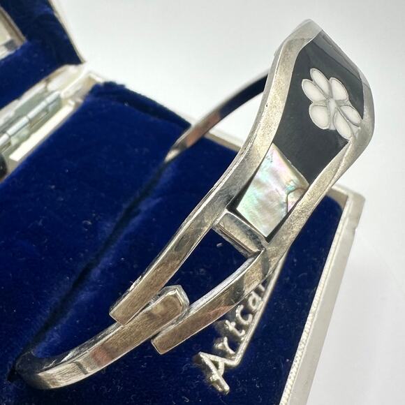 Taxco vintage 925 sterling silver onyx abalone inlay hinged bangle bracelet - Picture 4 of 11